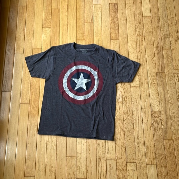 Captain America tshirt - Picture 4 of 4